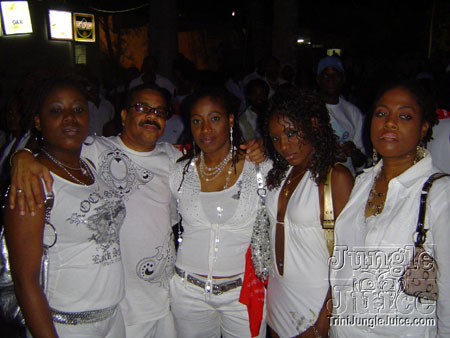 glow_exotica_2006-12