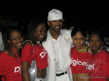 glow_exotica_2006-15