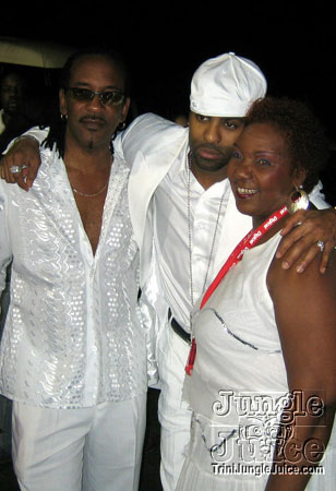 glow_exotica_2006-16