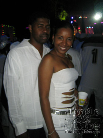 glow_exotica_2006-33