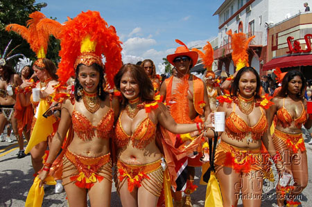 miami_carnival_2006_pt1-026