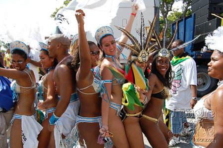 miami_carnival_2006_pt1-038