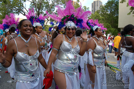 miami_carnival_2006_pt1-088