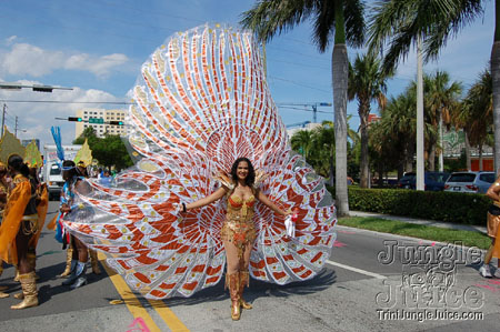 miami_carnival_2006_pt2-022