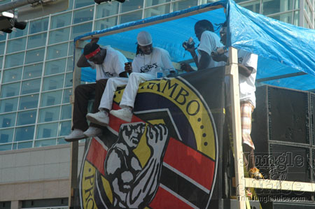 miami_carnival_2006_pt2-037