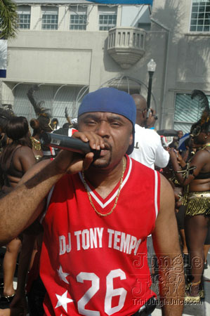 miami_carnival_2006_pt2-038