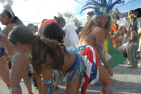 miami_carnival_2006_pt2-048