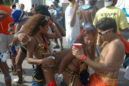 miami_carnival_2006_pt2-062