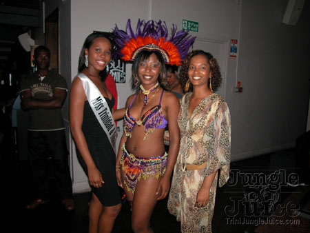 miss_tnt_uk_2006_launch-06