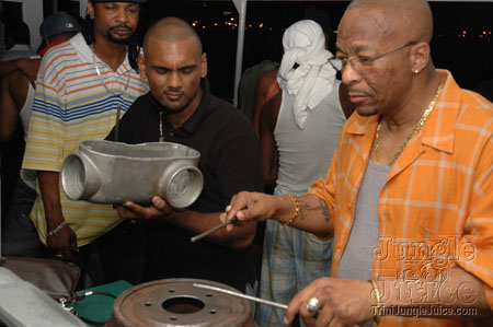 socaweb_boatride_2006-28