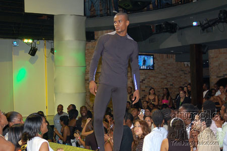 synergy_supermodel_2006-021