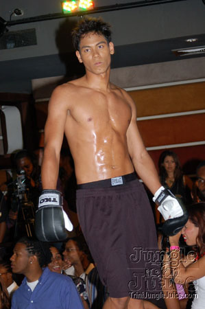 synergy_supermodel_2006-025