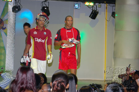 synergy_supermodel_2006-028