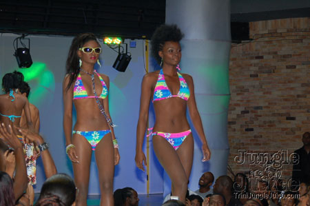 synergy_supermodel_2006-048