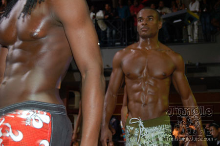 synergy_supermodel_2006-086