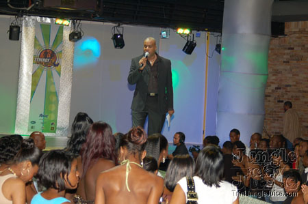 synergy_supermodel_2006-091