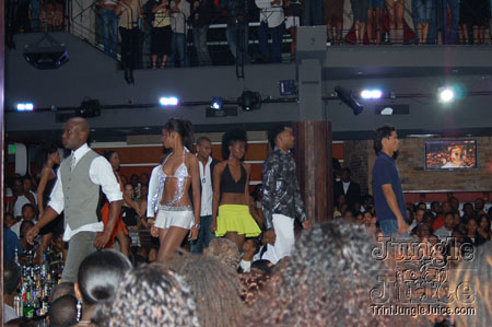 synergy_supermodel_2006-095