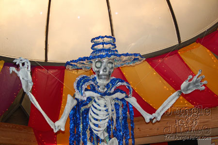 tribe_costume_viewing-04