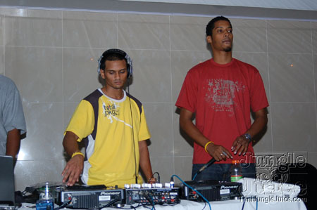 tribe_jingle_bell_jam-036