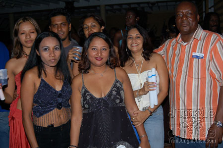 trini_revellers_2k7_launch_pt1-002