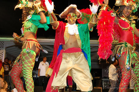 trini_revellers_2k7_launch_pt2-041