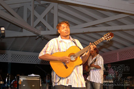 trini_revellers_2k7_launch_pt2-117