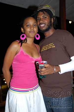 under_the_mistletoe-002