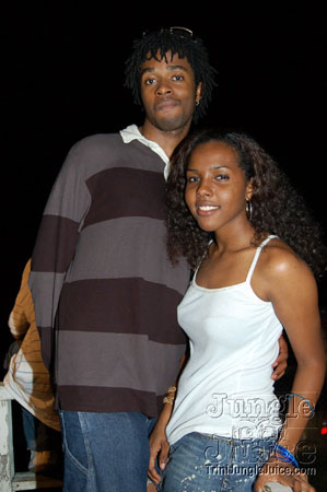 under_the_mistletoe-008