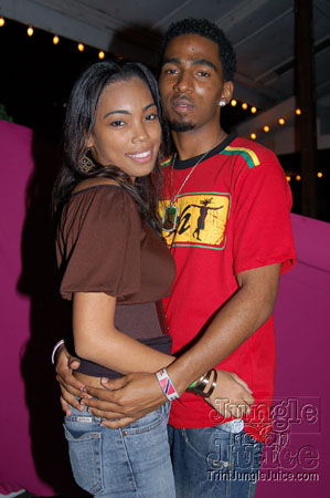 under_the_mistletoe-011