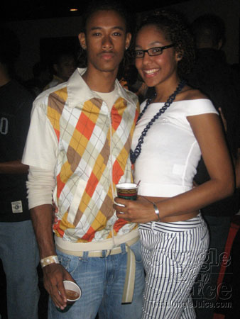 under_the_mistletoe-014