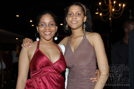 under_the_mistletoe-020