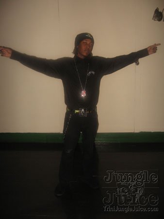 under_the_mistletoe-031