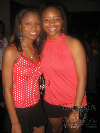 under_the_mistletoe-034