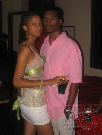 under_the_mistletoe-035