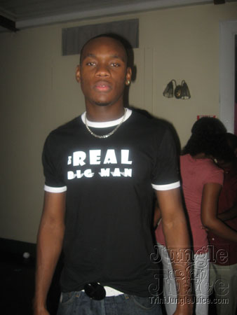 under_the_mistletoe-038