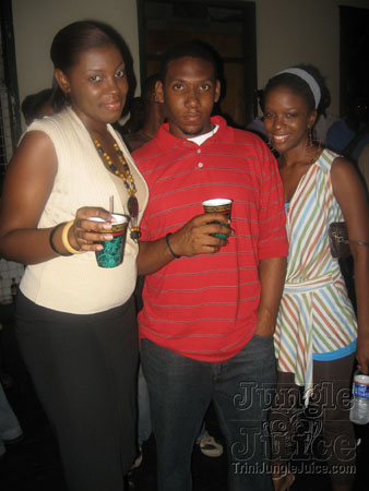 under_the_mistletoe-040