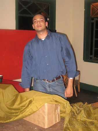 under_the_mistletoe-041