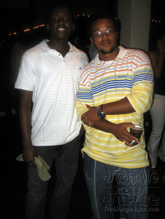 under_the_mistletoe-050