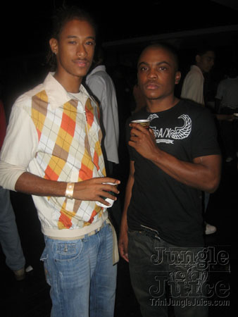 under_the_mistletoe-053