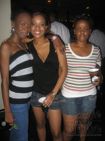 under_the_mistletoe-054