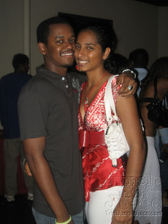 under_the_mistletoe-055