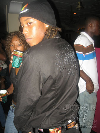 under_the_mistletoe-060