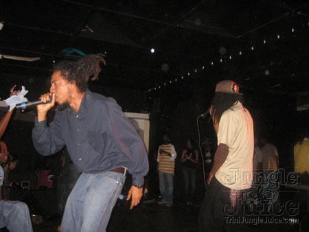 under_the_mistletoe-080