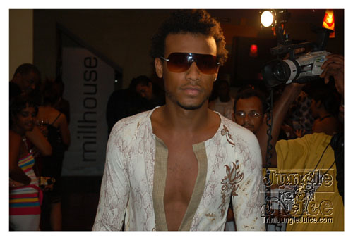 a_little_bit_of_bling-044