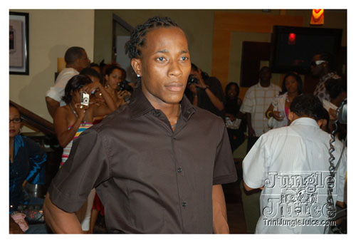 a_little_bit_of_bling-053