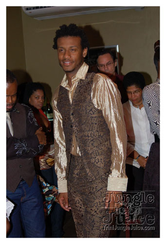 a_little_bit_of_bling-055