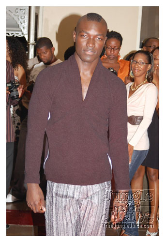 a_little_bit_of_bling-070