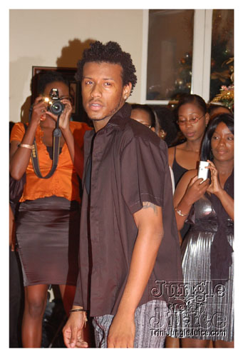 a_little_bit_of_bling-075