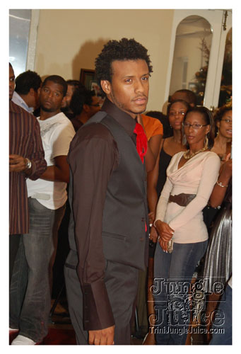 a_little_bit_of_bling-087