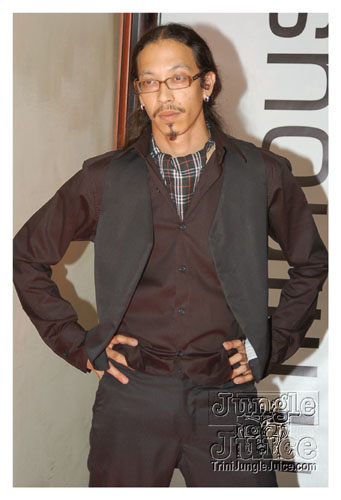 a_little_bit_of_bling-095